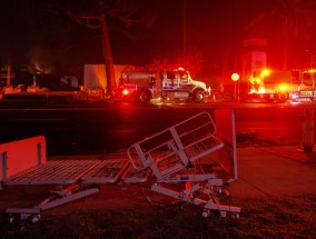 美加州洛杉矶山火肆虐 已致11人死亡